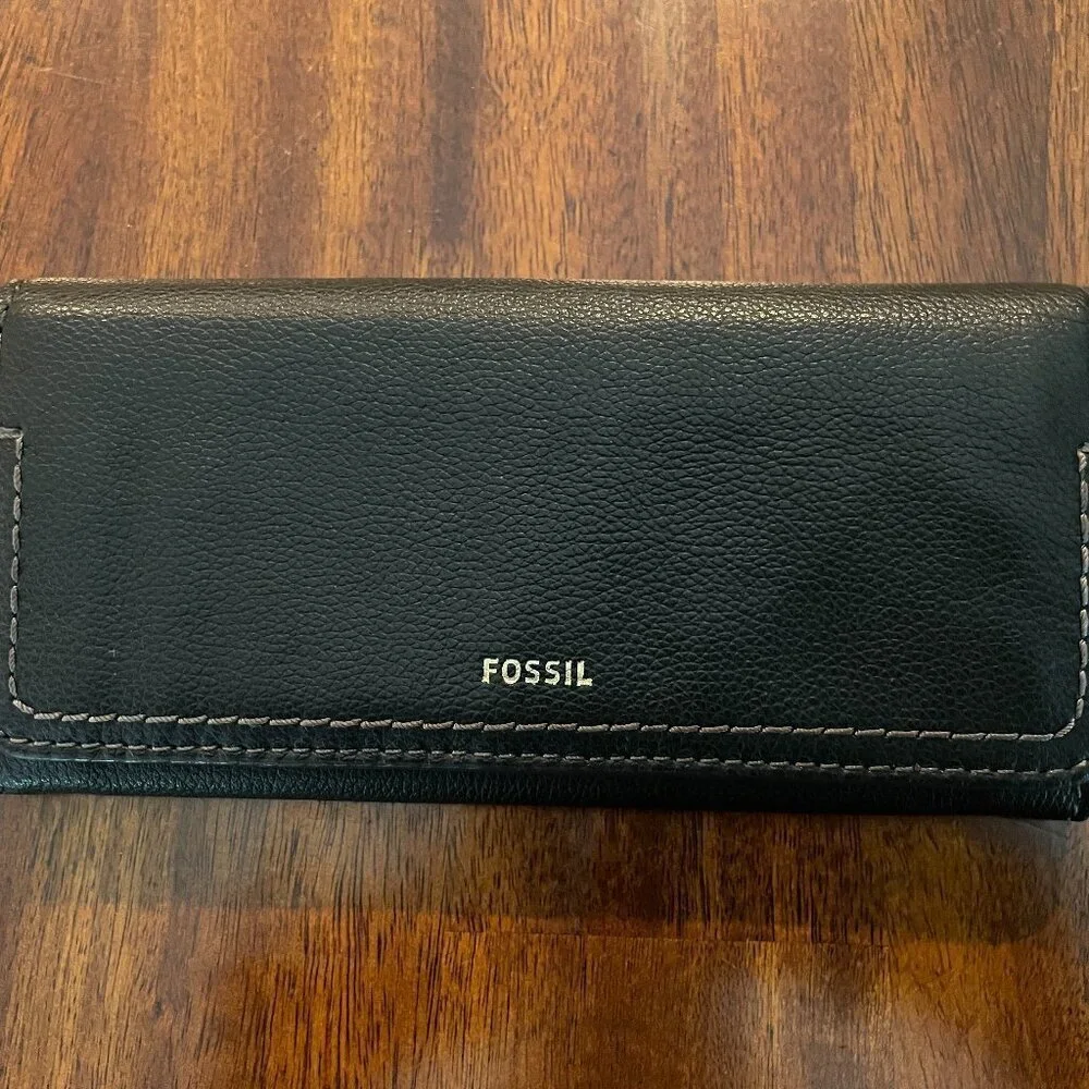 Fossil Black Leather Tri-Fold Wallet 8